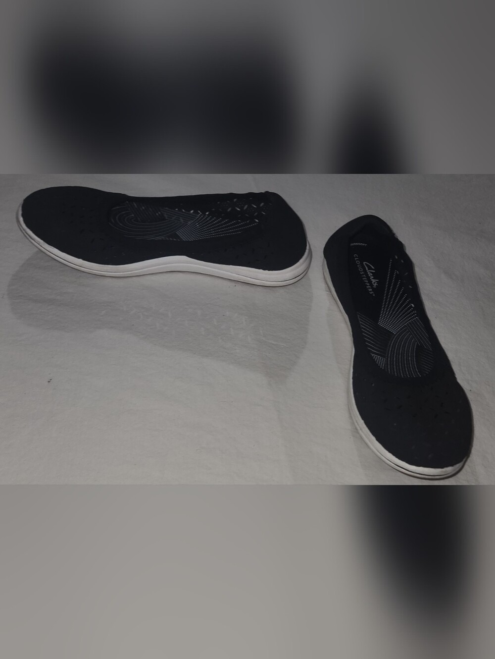 Clarks Women's Black Cloudsteppers Slip-On Comfort Shoes Size 8.5 - Picture 4 of 9